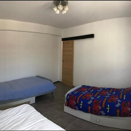 Bel Appartement Cosy Tres Calme Avec Parking Prive Templemars ภายนอก รูปภาพ